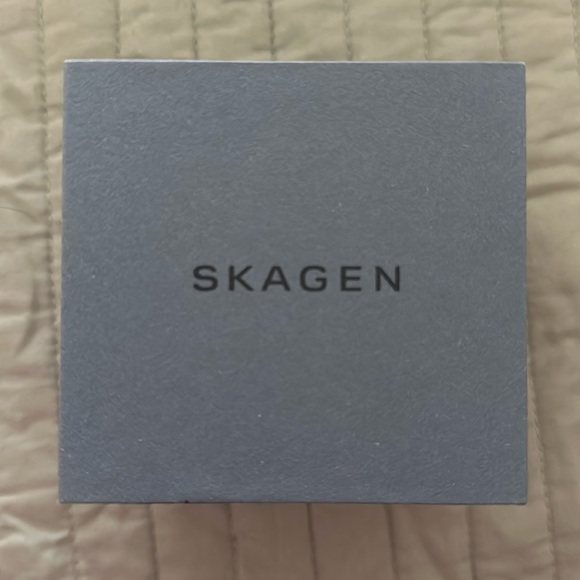 NIB Skagen Rose Gold Watch - Picture 2 of 4